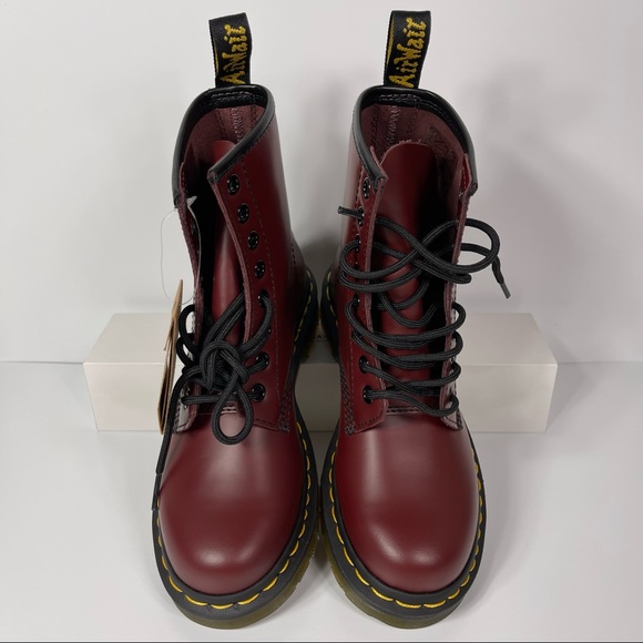 DOC 1460 WOMENS SMOOTH LEATHER LACE UP BOOTS SIZE 5 SLIP RESISTANT RED NEW - Picture 2 of 10